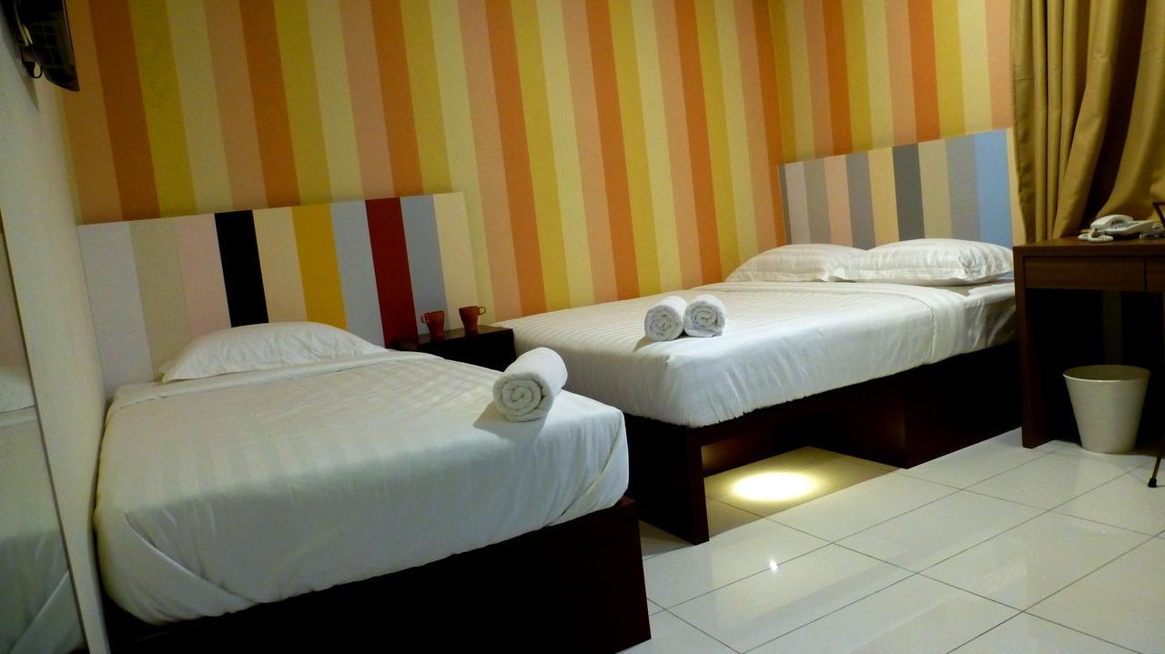 Hotel Uptown Subang Airport Shah Alam Esterno foto