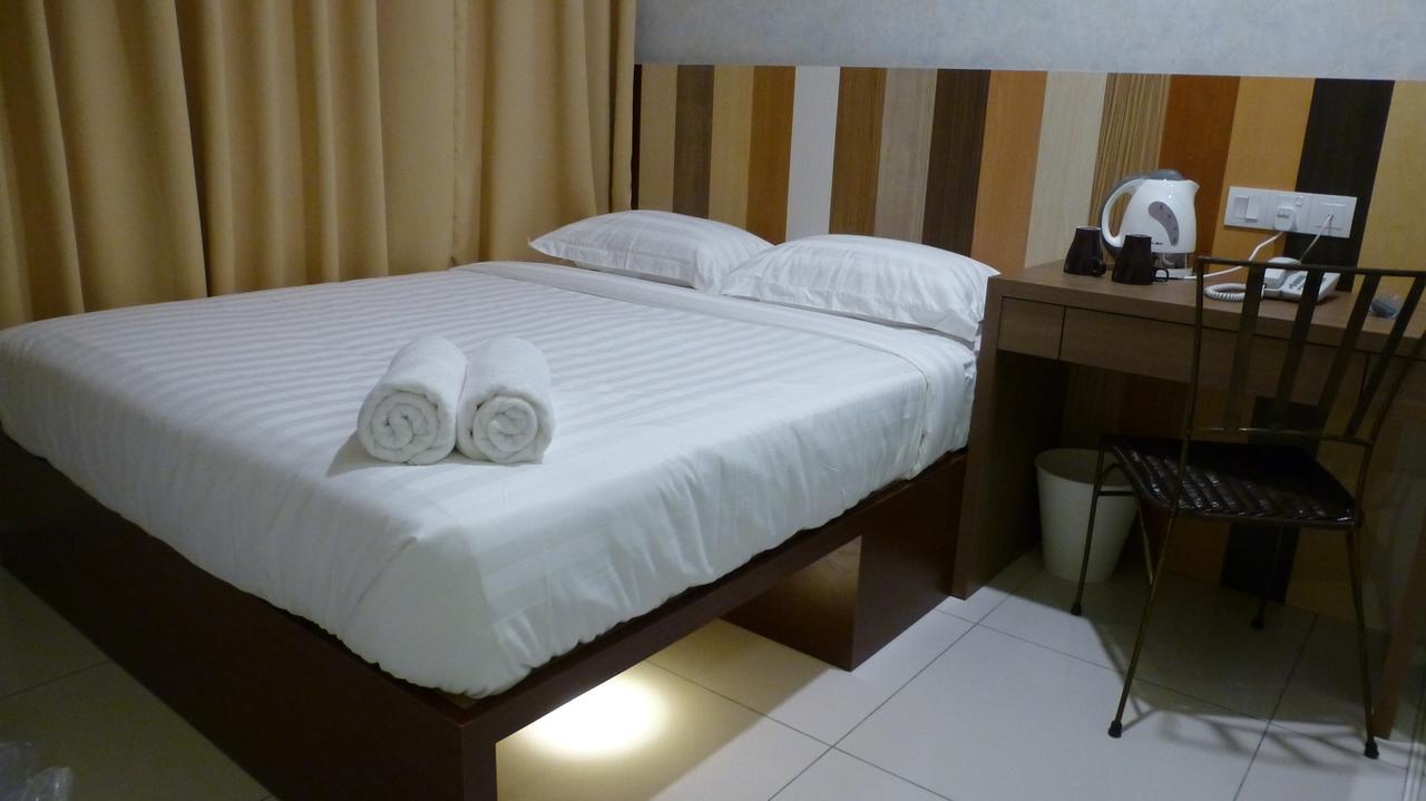 Hotel Uptown Subang Airport Shah Alam Esterno foto