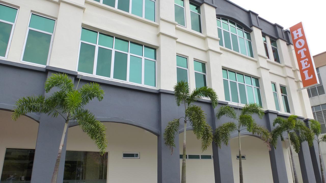 Hotel Uptown Subang Airport Shah Alam Esterno foto