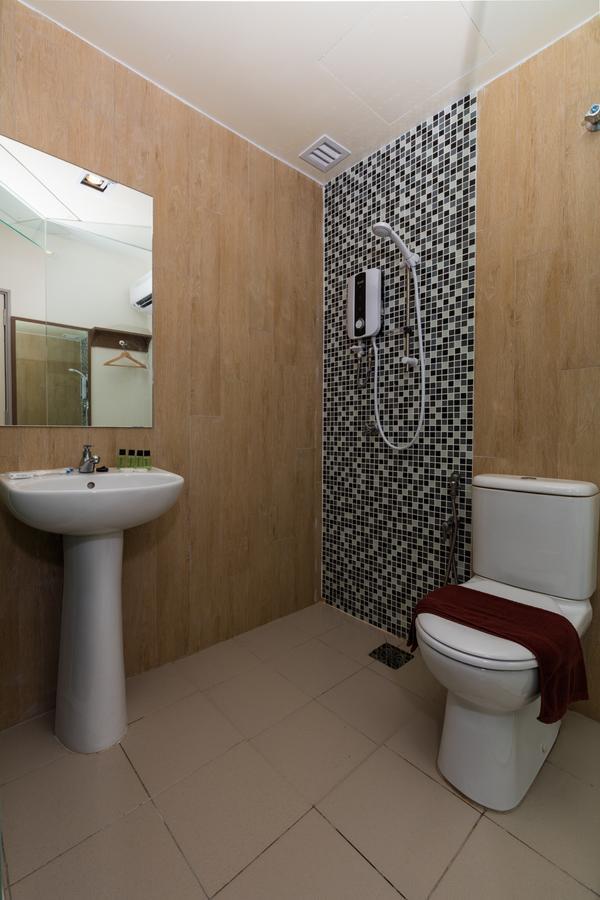 Hotel Uptown Subang Airport Shah Alam Esterno foto