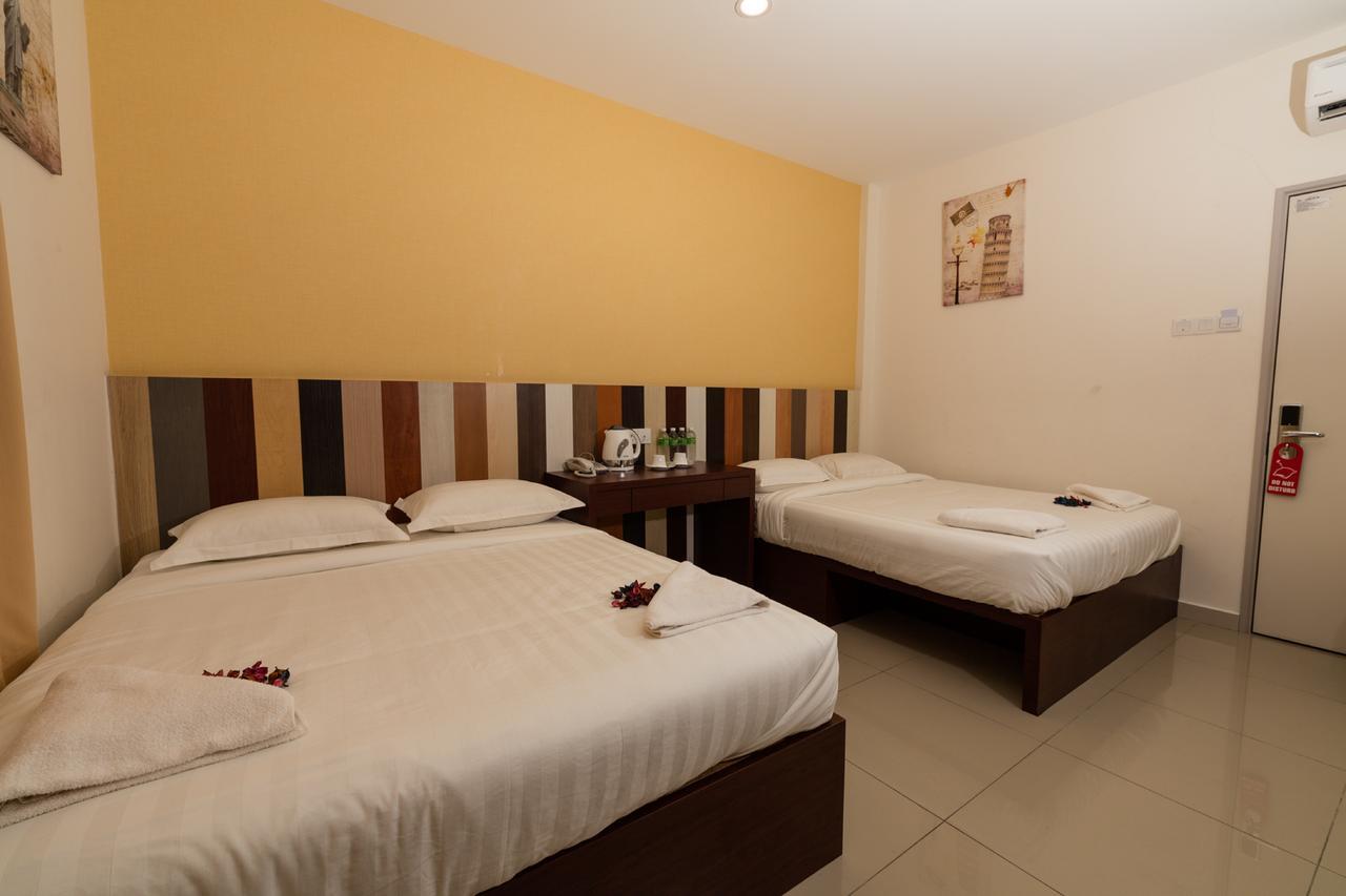 Hotel Uptown Subang Airport Shah Alam Esterno foto