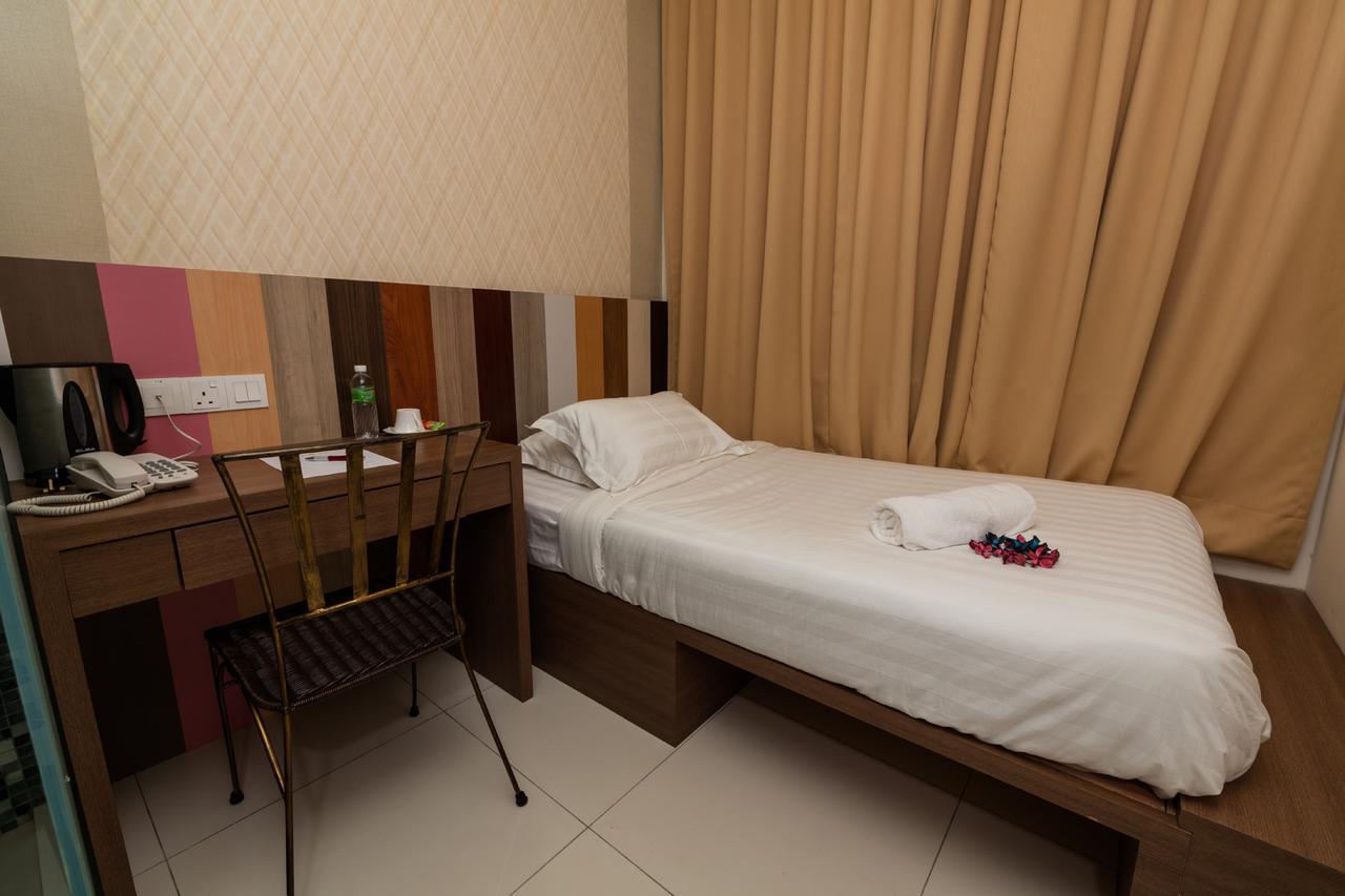 Hotel Uptown Subang Airport Shah Alam Esterno foto