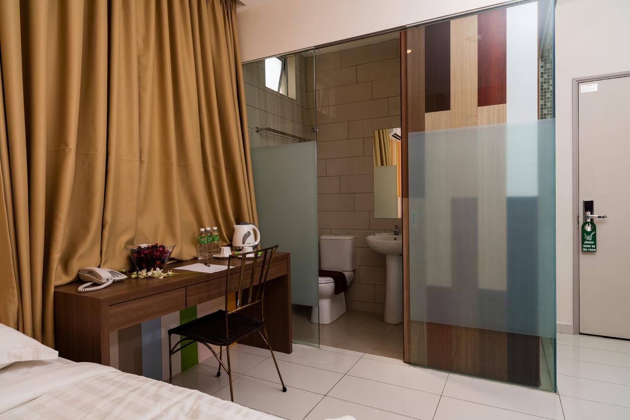Hotel Uptown Subang Airport Shah Alam Esterno foto