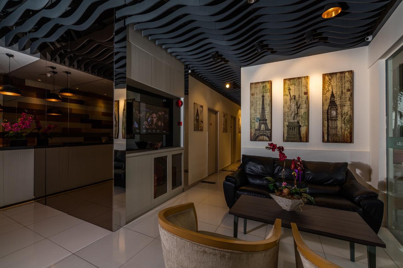 Hotel Uptown Subang Airport Shah Alam Esterno foto