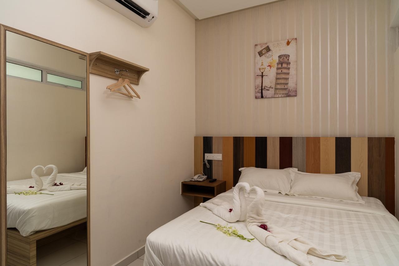 Hotel Uptown Subang Airport Shah Alam Esterno foto