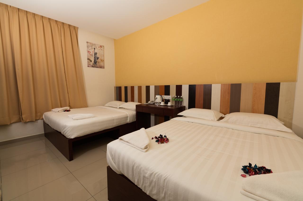 Hotel Uptown Subang Airport Shah Alam Esterno foto