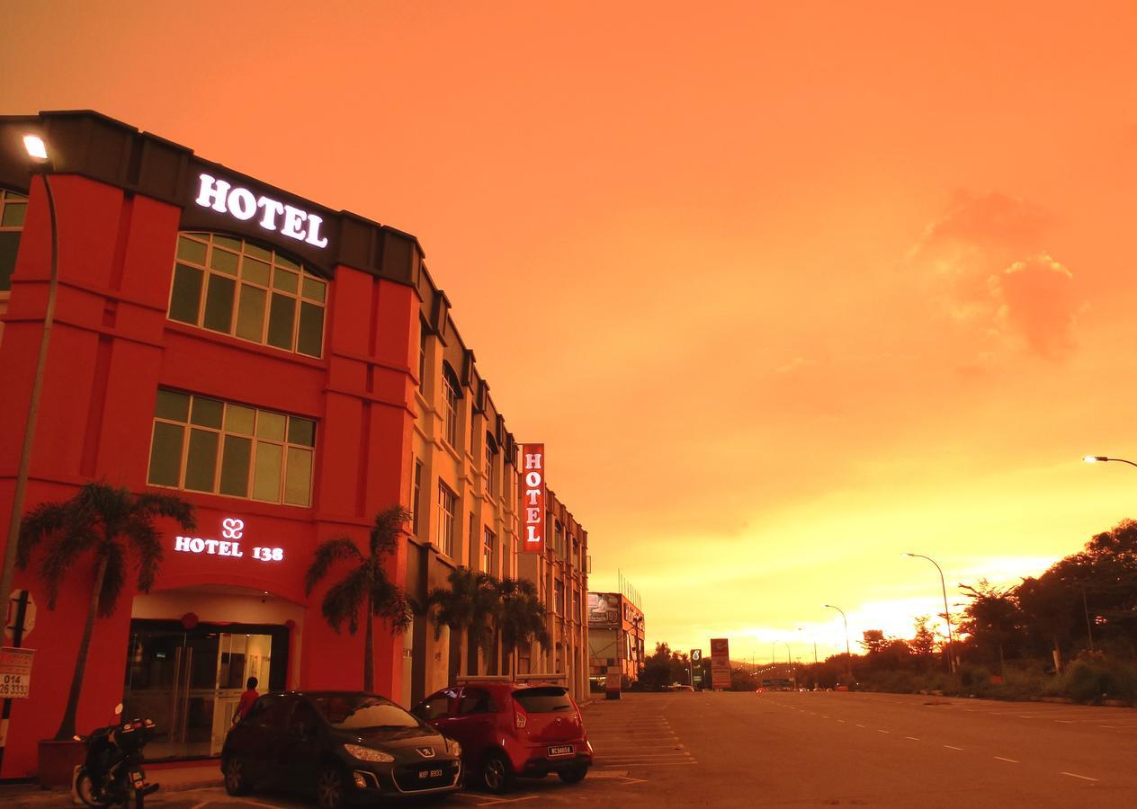 Hotel Uptown Subang Airport Shah Alam Esterno foto